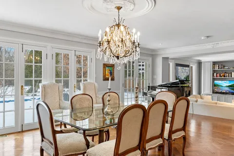 18 Old Colony Rd, Toronto, ON M2L 2J7