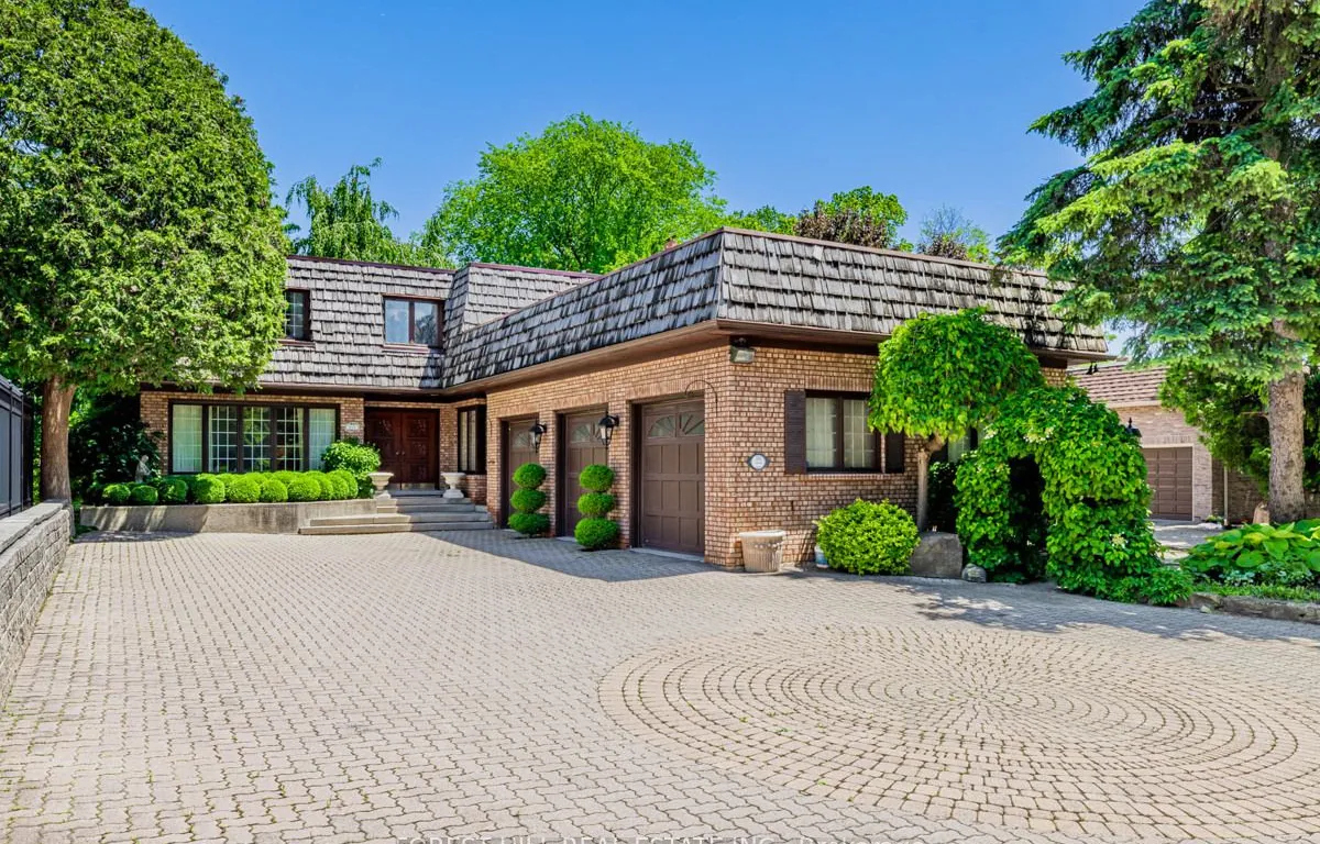 255 Burbank Dr, Toronto, ON M2K 2S4