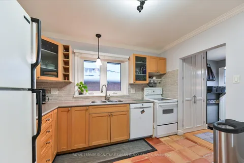 75 Sloane Ave, Toronto, ON M4A 2A8