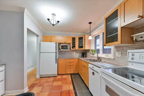 75 Sloane Ave, Toronto, ON M4A 2A8