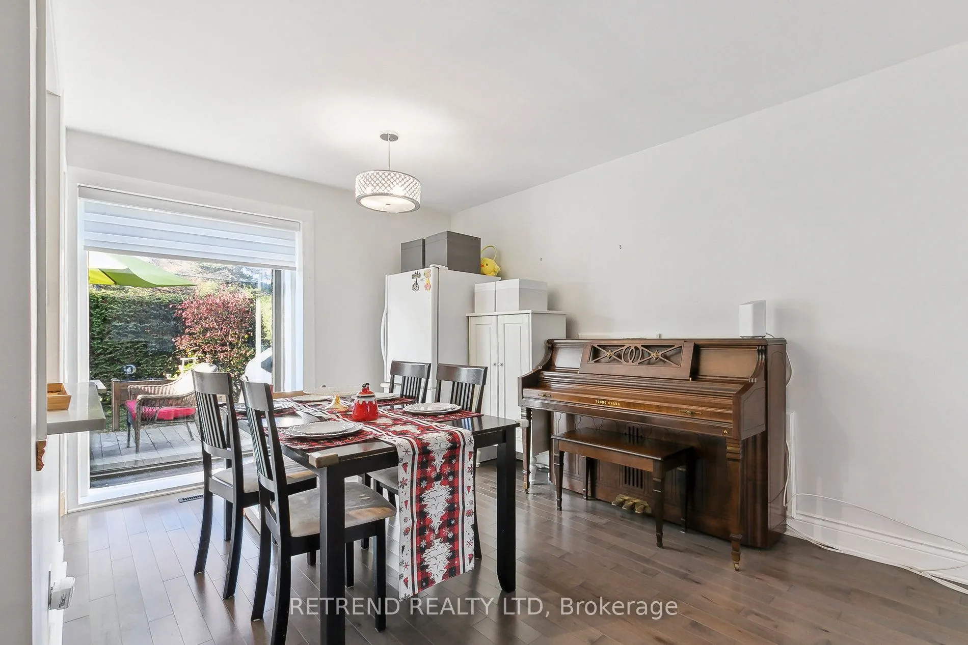 Condo Townhouse interior view at 58 Broadpath Road Toronto