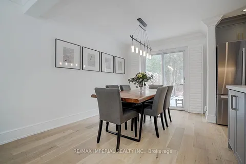 3 Guytoi Crt, Toronto, ON M3C 1Y1