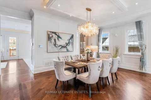 26 Madawaska Ave, Toronto, ON M2M 2P9