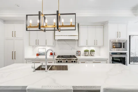 3060 Bayview Ave, Toronto, ON M2N 5L2