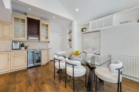 47 Glengowan Rd, Toronto, ON M4N 1G1