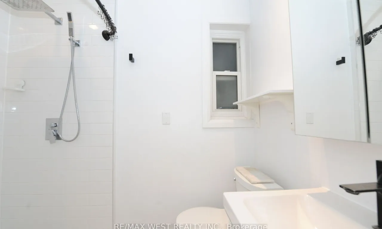 Att/Row/Twnhouse living room at 25 Euclid Ave Toronto