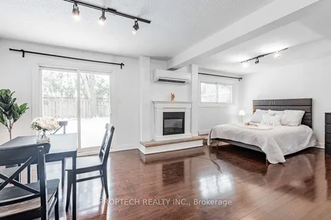 143 Silas Hill Dr, Toronto, ON M2J 2X8