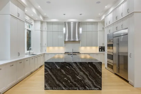 18 Ardmore Rd, Toronto, ON M5P 1V3