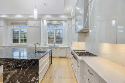 18 Ardmore Rd, Toronto, ON M5P 1V3