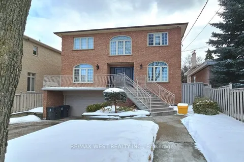 63 Codsell Avenue, Toronto, ON M3H 3V8