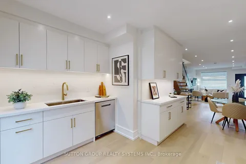 225 Christie St, Toronto, ON M6G 3B5