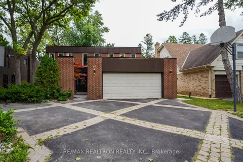 47 Robinter Dr, Toronto, ON M2M 3R4