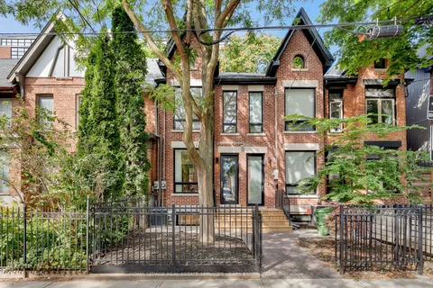 100 Sumach St, Toronto, ON M5A 3J9