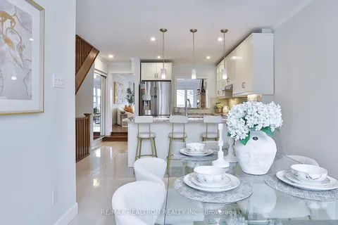 374 Woburn Ave, Toronto, ON M5M 1L2