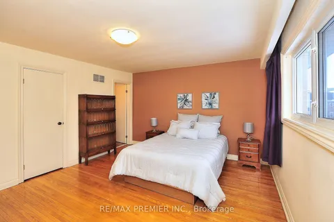 12 Altamont Rd, Toronto, ON M2M 1S4