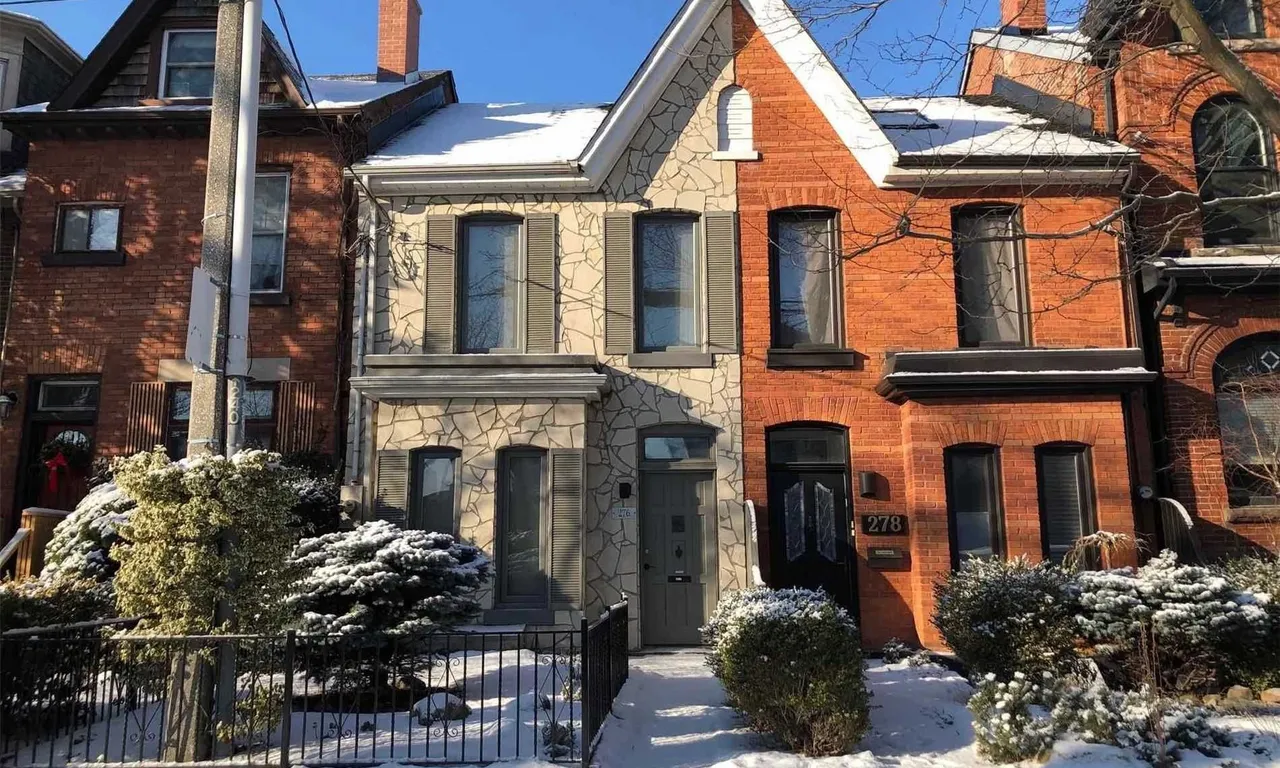 Att/Row/Twnhouse 3 bedroom 2 bathroom at 276 Robert St in Toronto - MLS# C11973239