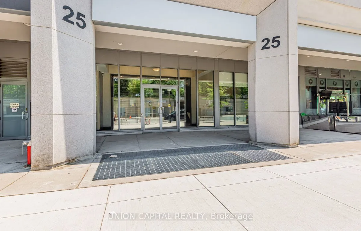 Condo Apt 1 bedroom 1 bathroom at 25 Lower Simcoe St in Toronto - MLS# C11973407