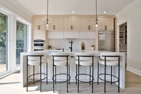 303 Ridley Blvd, Toronto, ON M3H 1K8