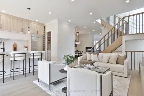 303 Ridley Blvd, Toronto, ON M3H 1K8