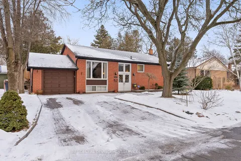 157 Duncairn Rd, Toronto, ON M3B 1C9