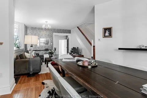 1014 Mount Pleasant Rd, Toronto, ON M4P 2M3