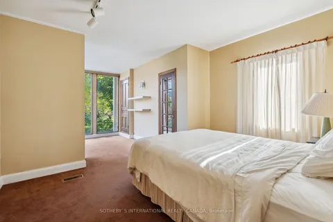 105 Cluny Dr, Toronto, ON M4W 2R5
