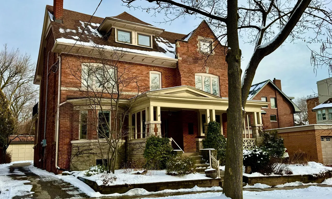 105 Cluny Dr, Toronto, ON M4W 2R5