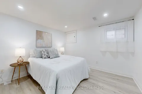 29 Corning Road, Toronto, ON M2J 2L6
