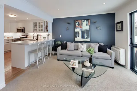 8 Ellsworth Ave, Toronto, ON M6G 2K3