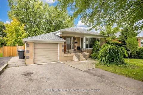 52 Acton Avenue, Toronto, ON M3H 4G8