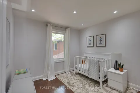 6 Romney Road, Toronto, ON M3H 1H2