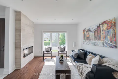 6 Romney Road, Toronto, ON M3H 1H2