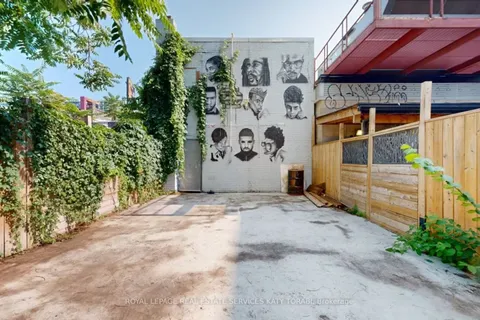 566 Queen Street, Toronto, ON M5V 2B5