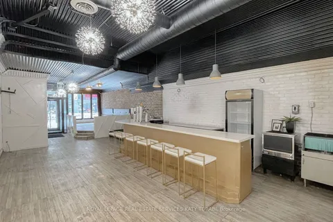 566 Queen Street, Toronto, ON M5V 2B5