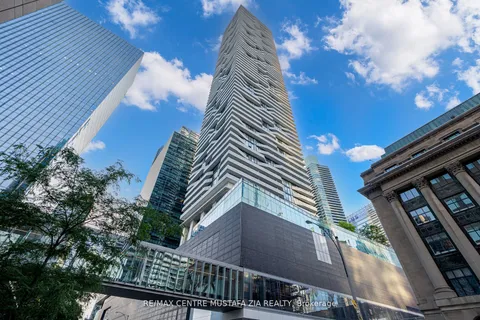 100 Harbour Street, Toronto, ON M5J 2T5