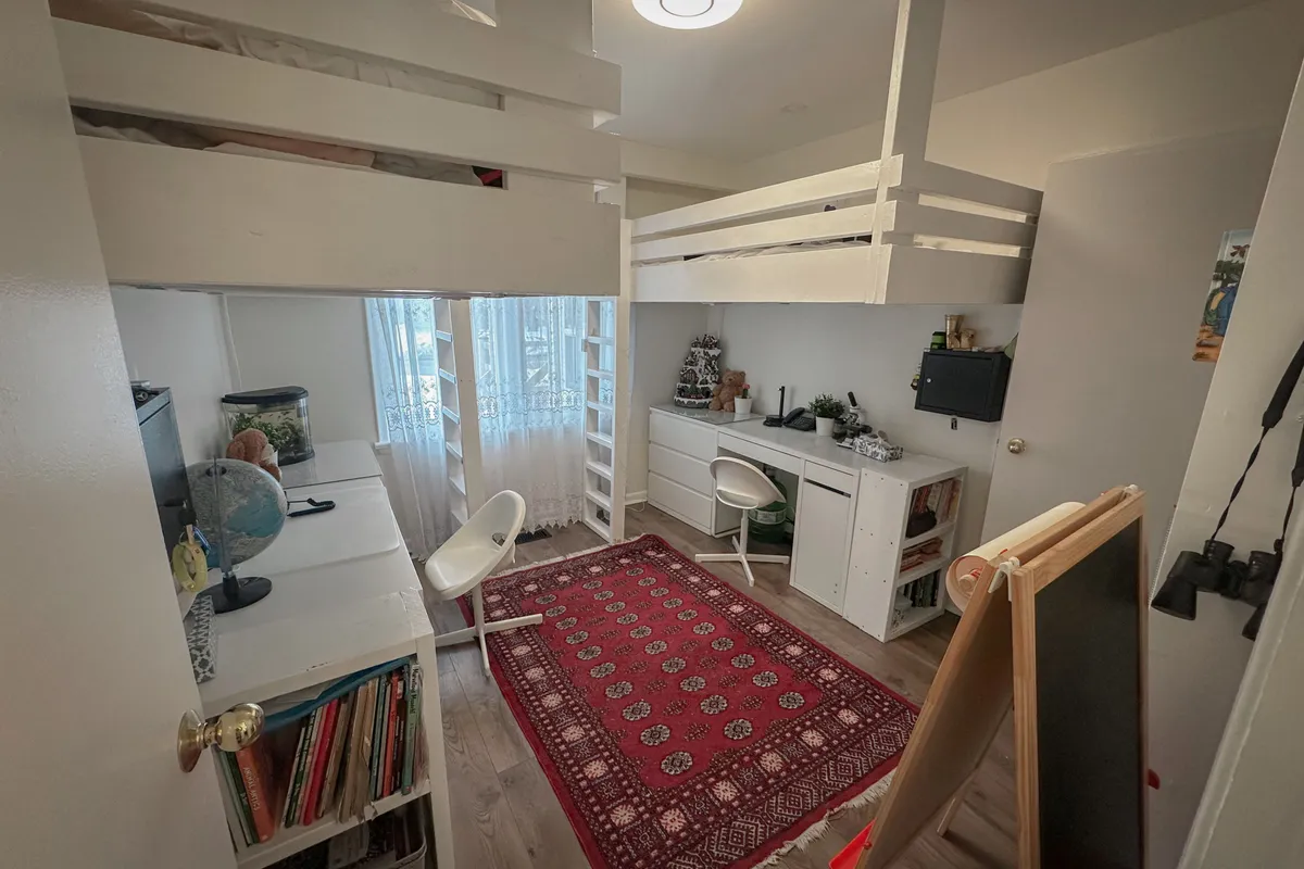 997 Willowdale Avenue, ON M2M 3C8