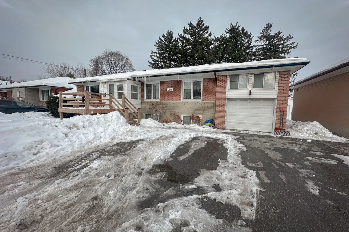 997 Willowdale Avenue, ON M2M 3C8