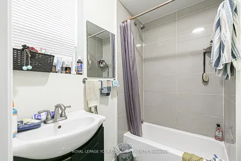 106A Pembroke Street, Toronto, ON M5A 2N8