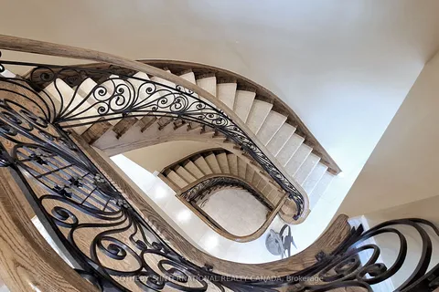 28 Glenorchy Road, ON M3C 2P9