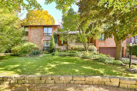 21 Nomad Crescent, Toronto, ON M3B 1S5