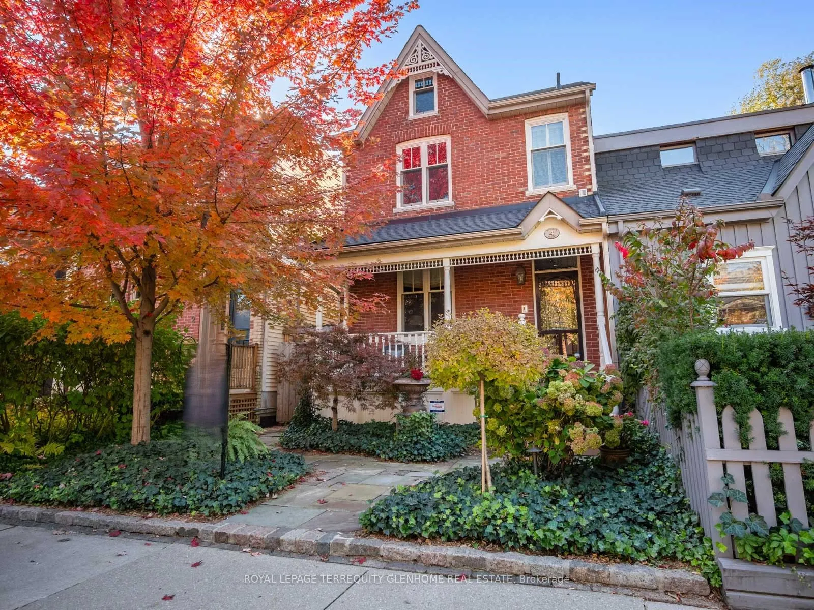 4 Bowman Street, Toronto, ON M4X 1T9