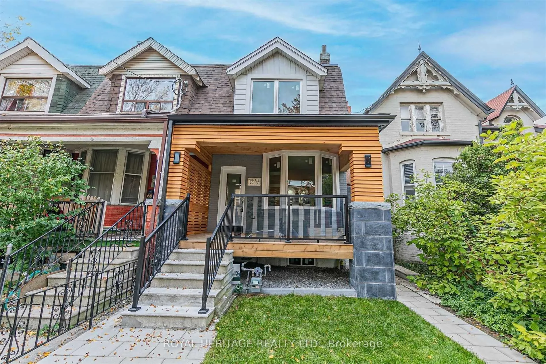 66A Bellevue Avenue, ON M5T 2N4