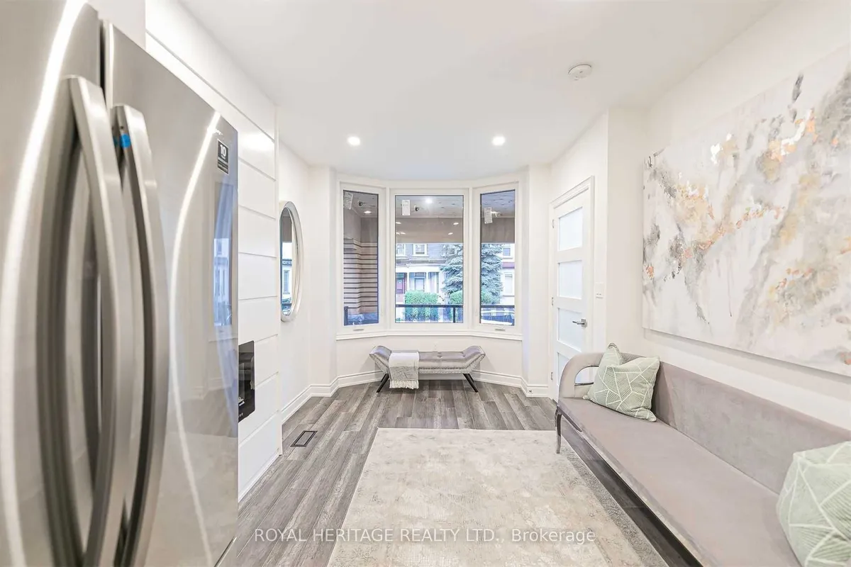 66A Bellevue Avenue, ON M5T 2N4