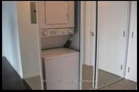 37 Grosvenor Street, Toronto, ON M4Y 3G5