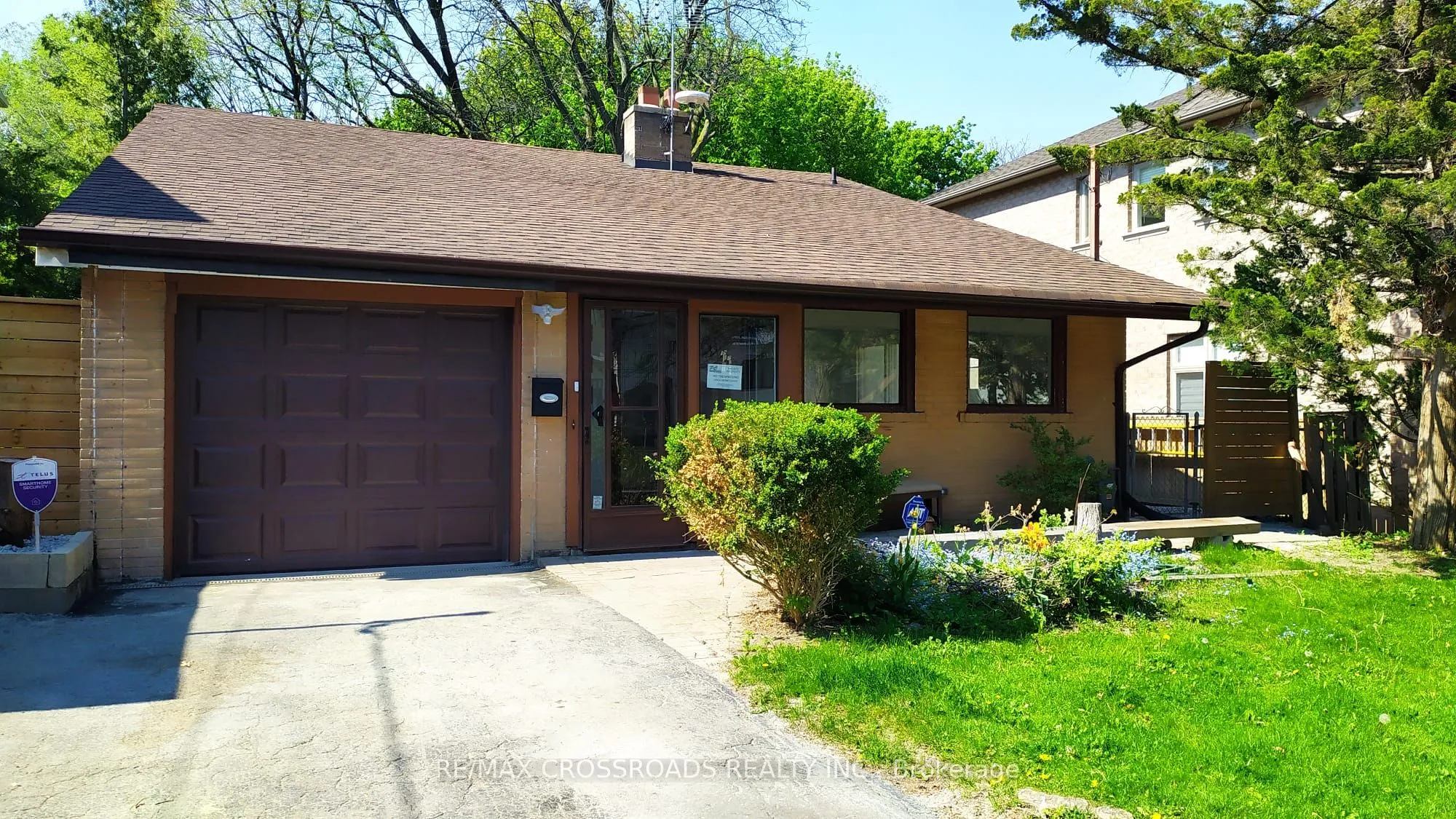206 Northwood Drive, Toronto, ON M2M 2K4