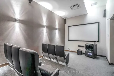 90 Stadium Road, Toronto, ON M5V 3W5