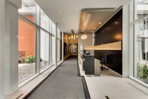 90 Stadium Road, Toronto, ON M5V 3W5