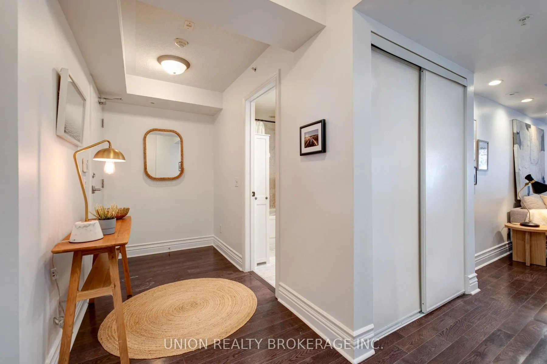 539 Jarvis Street, Toronto, ON M4Y 2H7