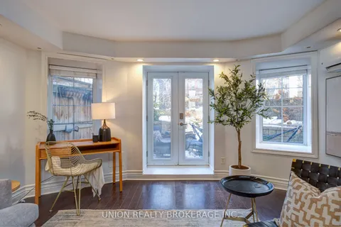 539 Jarvis Street, Toronto, ON M4Y 2H7