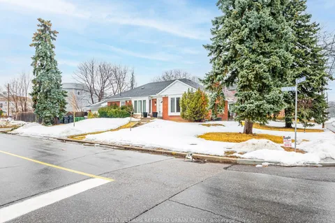 16 Prince Charles Drive, Toronto, ON M6A 2H3